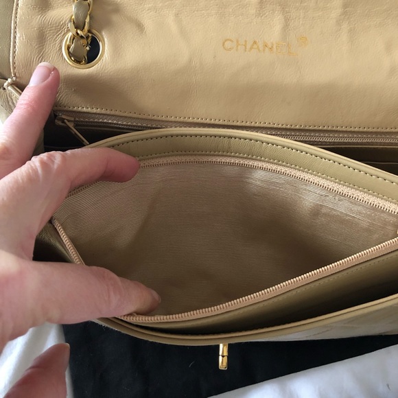 RARE Vintage CHANEL Full Flap Turnlock - INTERIOR - Picture 5 of 8